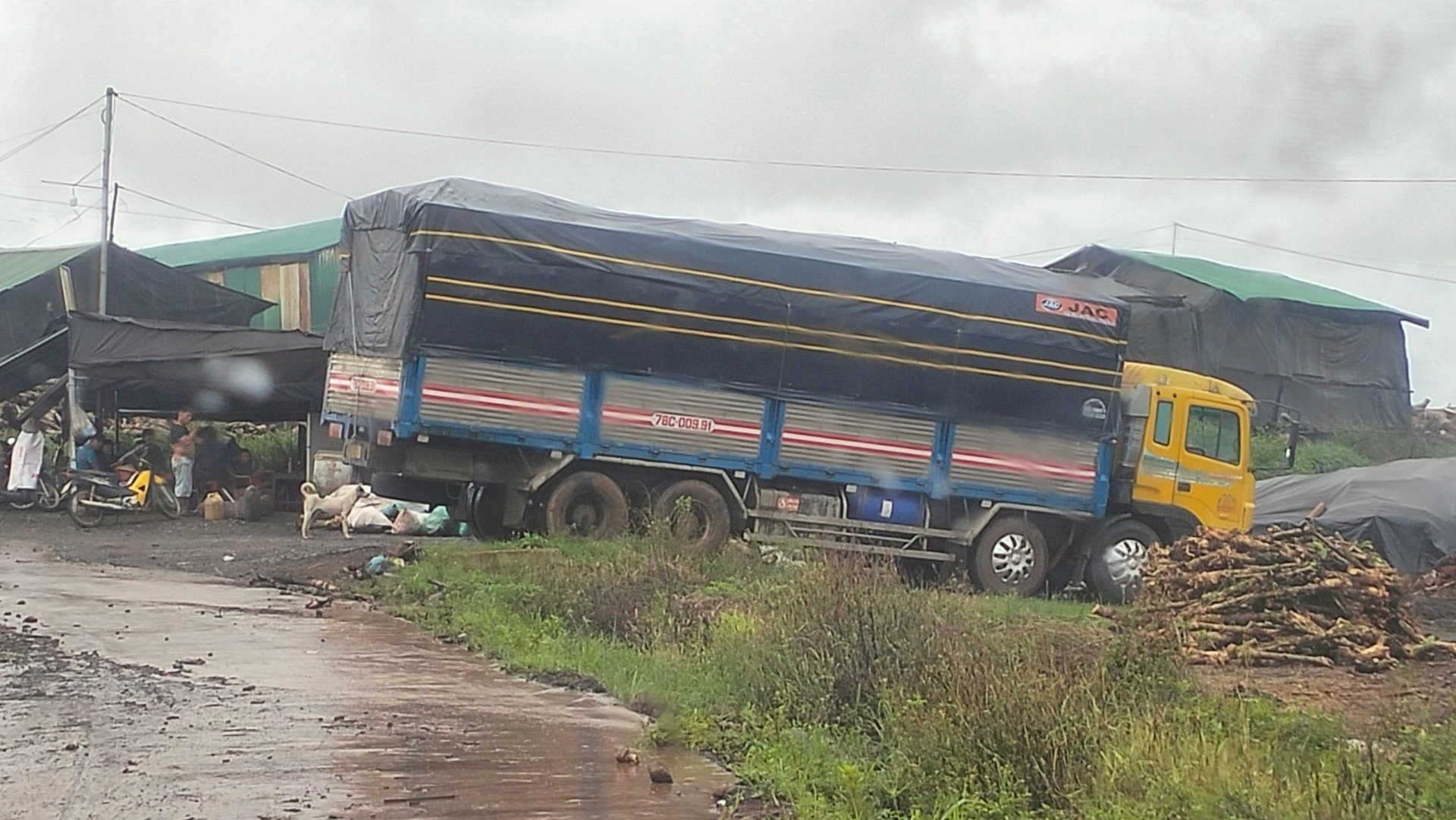Đắk Lắk: Lò than gây ô nhiễm môi trường tại xã Ea Bar