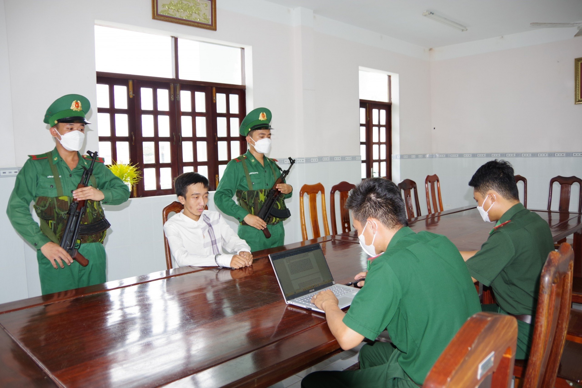 Tặng Bằng khen cho Bộ đội Biên phòng tỉnh Cà Mau có thành tích trong đấu tranh với tội phạm ma túy