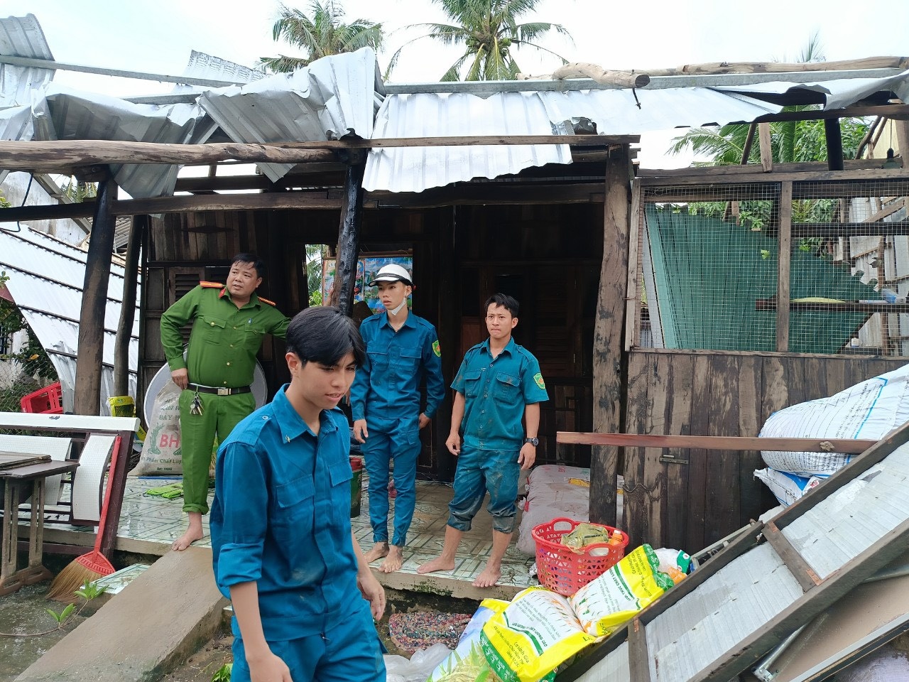 Hậu Giang xuất hiện 2 trận lốc xoáy