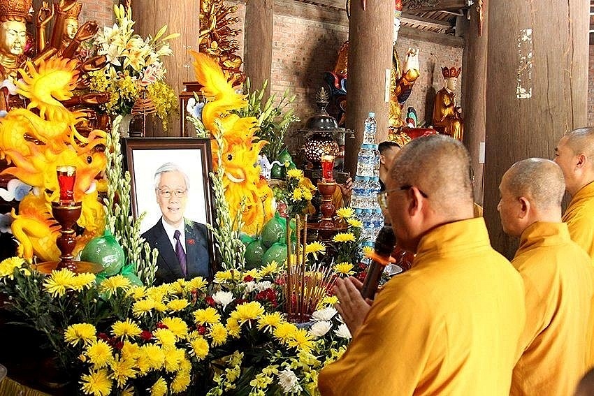 Hà Tĩnh: Người dân đến chùa cầu siêu, tưởng nhớ Tổng Bí thư Nguyễn Phú Trọng Hà Tĩnh: Người dân đến chùa cầu siêu, tưởng nhớ Tổng Bí thư Nguyễn Phú Trọng