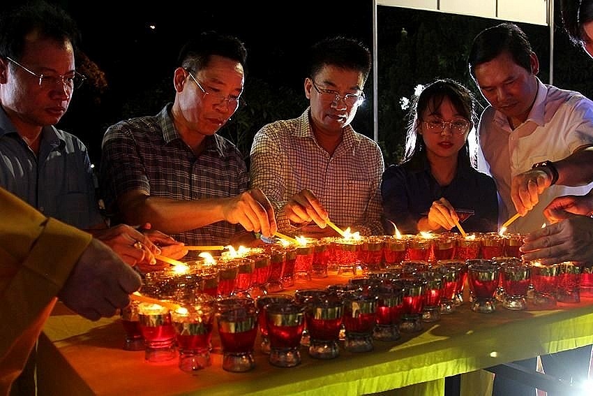 Hà Tĩnh: Các địa phương thắp nến tri ân tưởng nhớ các anh hùng liệt sĩ