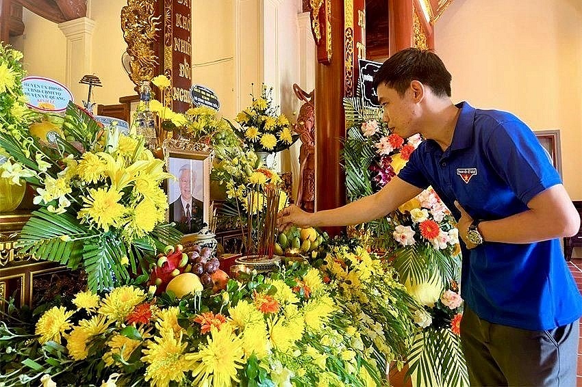 Hà Tĩnh: Người dân đến chùa cầu siêu, tưởng nhớ Tổng Bí thư Nguyễn Phú Trọng Hà Tĩnh: Người dân đến chùa cầu siêu, tưởng nhớ Tổng Bí thư Nguyễn Phú Trọng