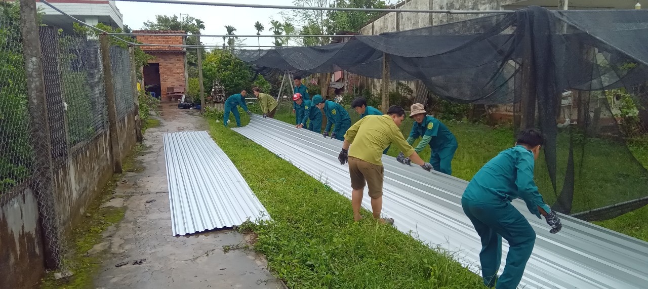 Bến Tre xảy ra lốc xoáy gây thiệt hại nặng