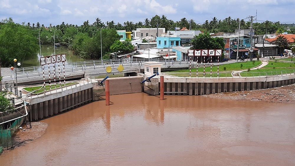 Bến Tre với hàng loạt công trình nhằm ngăn chặn xâm nhập mặn và lưu trữ nước ngọt.