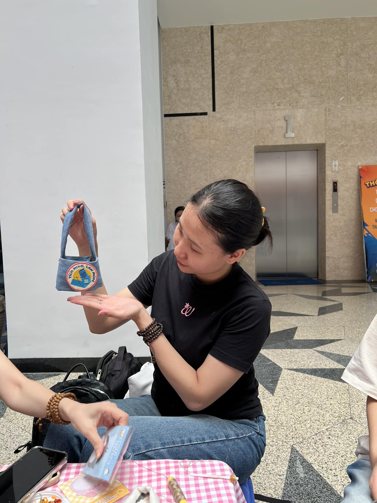 Nâng cao nhận thức của giới trẻ về tác động của “thời trang nhanh” đối với môi trường Nâng cao nhận thức của giới trẻ về tác động của “thời trang nhanh” đối với môi trường