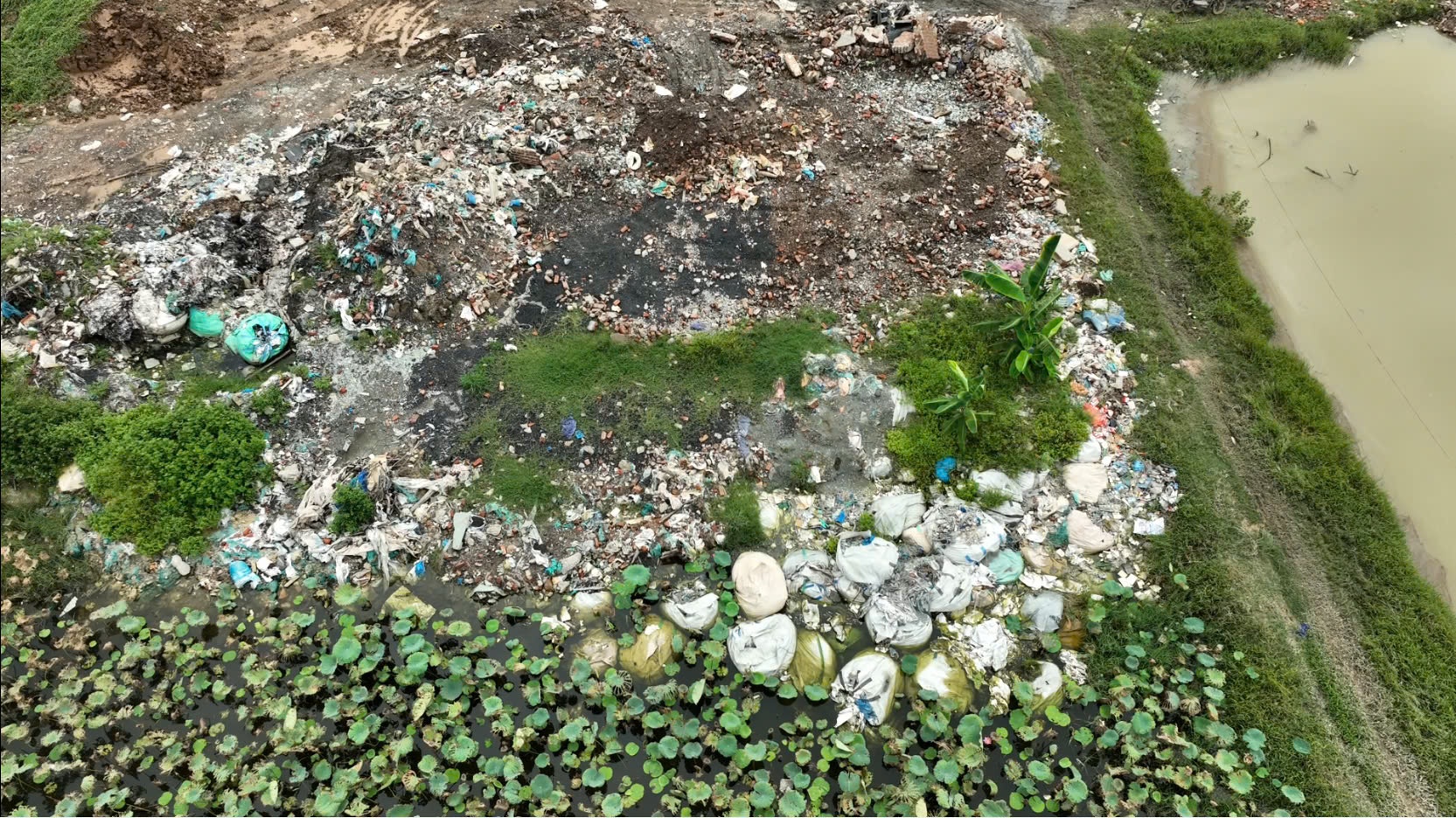 Nguy cơ nhiễm độc từ các lò tái chế chì gây ô nhiễm môi trường nghiêm trọng