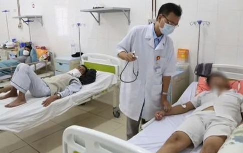 Điều trị cho bệnh nhân sốt xuất huyết tại Đắk Lắk