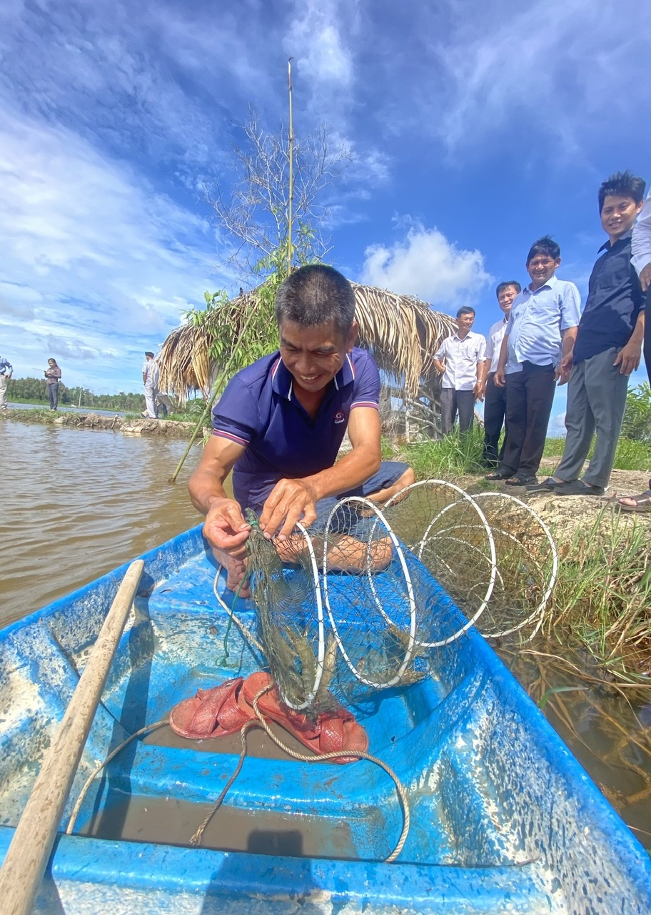 Về nơi “gà gáy 3 tỉnh miền Tây nghe”