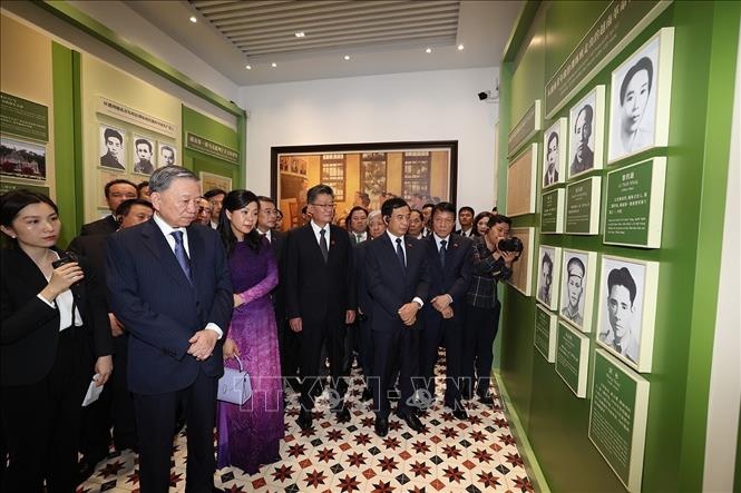 Tổng Bí thư, Chủ tịch nước Tô Lâm và Phu nhân thăm Khu di tích Trụ sở Hội Việt Nam Cách mạng Thanh niên