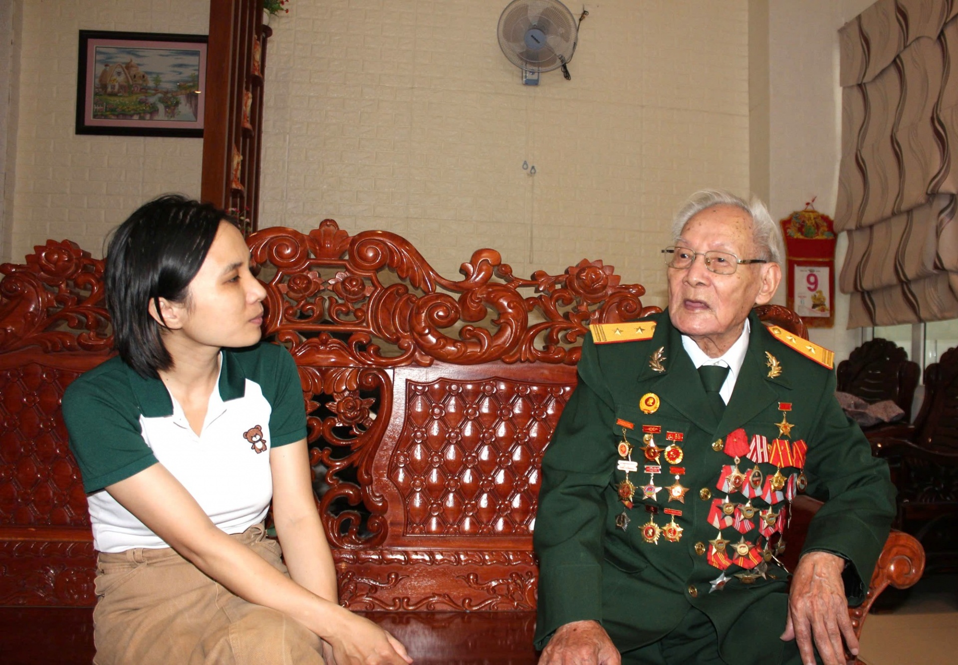 Anh hùng LLVTND Hồ Phúc Ngôn kể về những ngày tháng Tám lịch sử - Ảnh: VGP Anh hùng LLVTND Hồ Phúc Ngôn kể về những ngày tháng Tám lịch sử - Ảnh: VGP