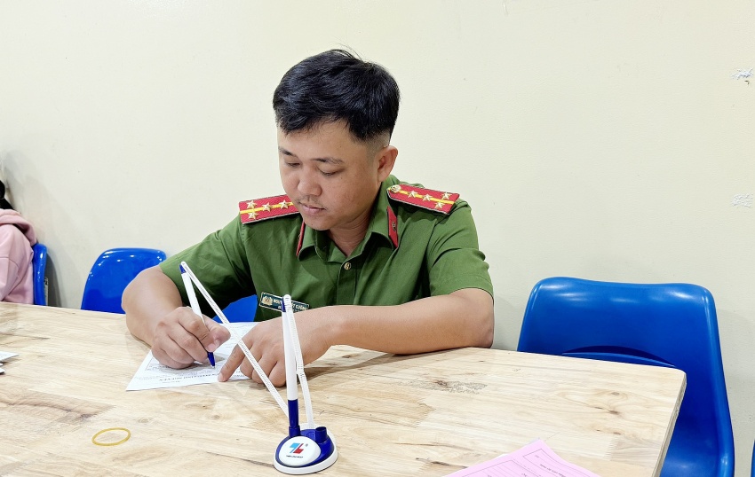 Cán bộ Công an tỉnh Kiên Giang kịp thời hiến máu cứu bệnh nhi Cán bộ Công an tỉnh Kiên Giang kịp thời hiến máu cứu bệnh nhi