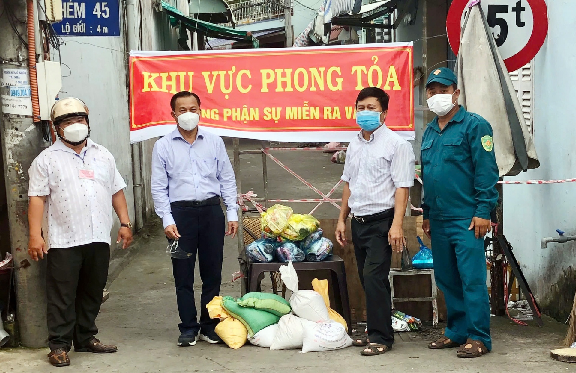 Tiến sĩ, Bác sĩ, Thầy thuốc ưu tú La Văn Phú tận tâm vì người bệnh