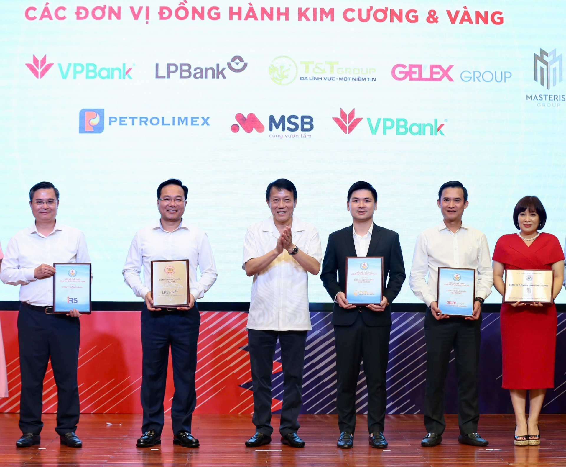 Tập đoàn T&T Group được vinh danh do có nhiều đóng góp cho thể thao Công an nhân dân