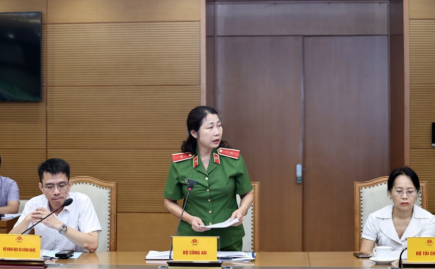 Xử lý nghiêm vi phạm an toàn thực phẩm và truyền thông để cảnh tỉnh Xử lý nghiêm vi phạm an toàn thực phẩm và truyền thông để cảnh tỉnh