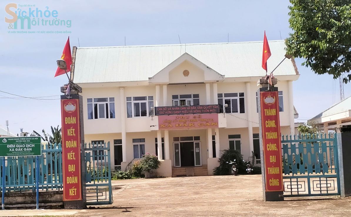 UBND xã Đắk Gằn liệu đã làm hết trách nhiệm trọng việc xử lý dứt điểm Công ty TNHH XNK nông sản Hoàng Sang đổ vỏ sầu riêng ra bên ngoài?