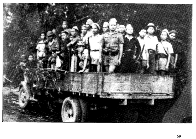 ​Các chiến sĩ trong đoàn quân Nam tiến chi viện cho Mặt trận Buôn Ma Thuột (tháng 11/1945).