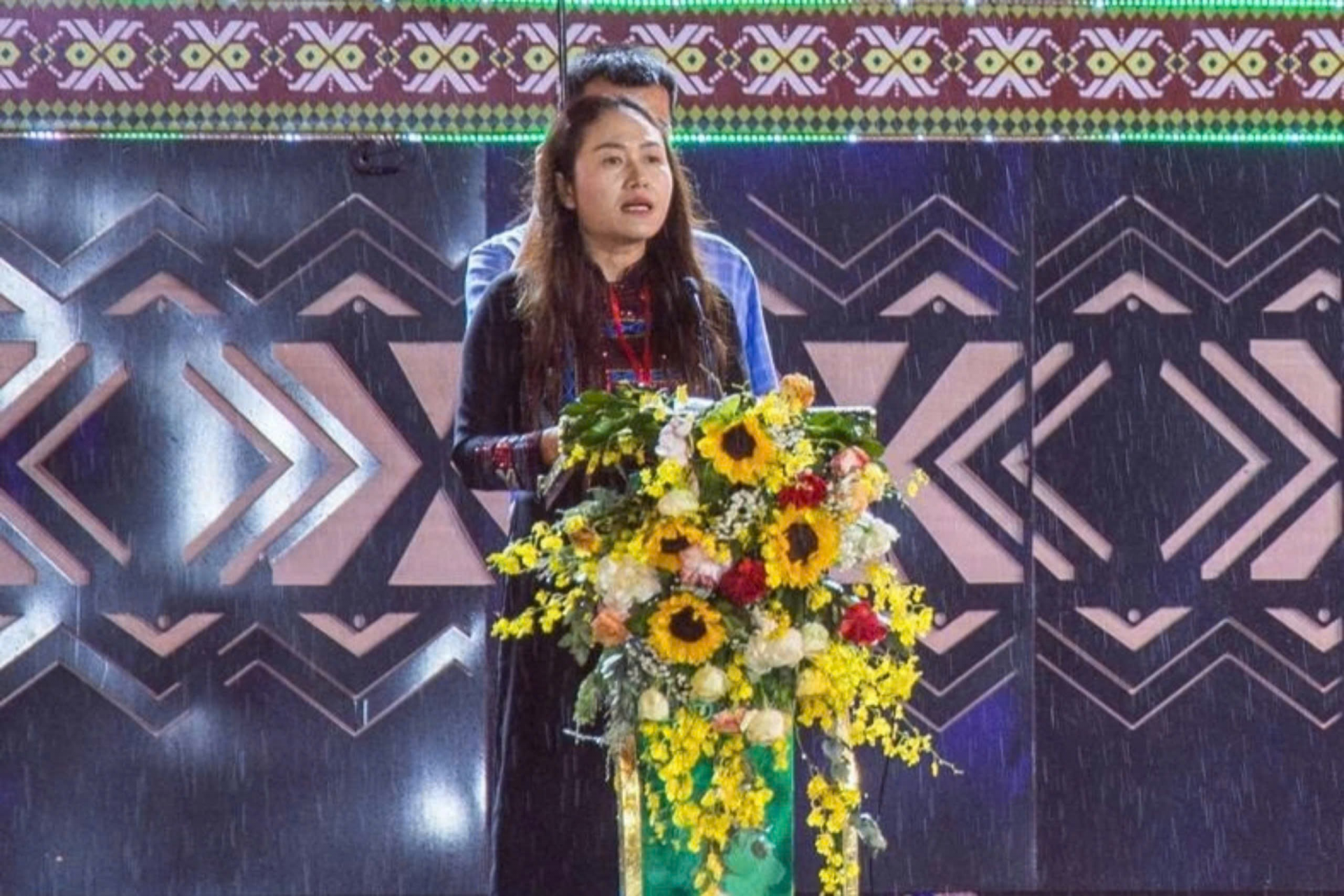 Phó Chủ tịch UBND huyện Krông Pắc Ngô Thị Minh Trinh phát biểu tại Lễ bế mạc