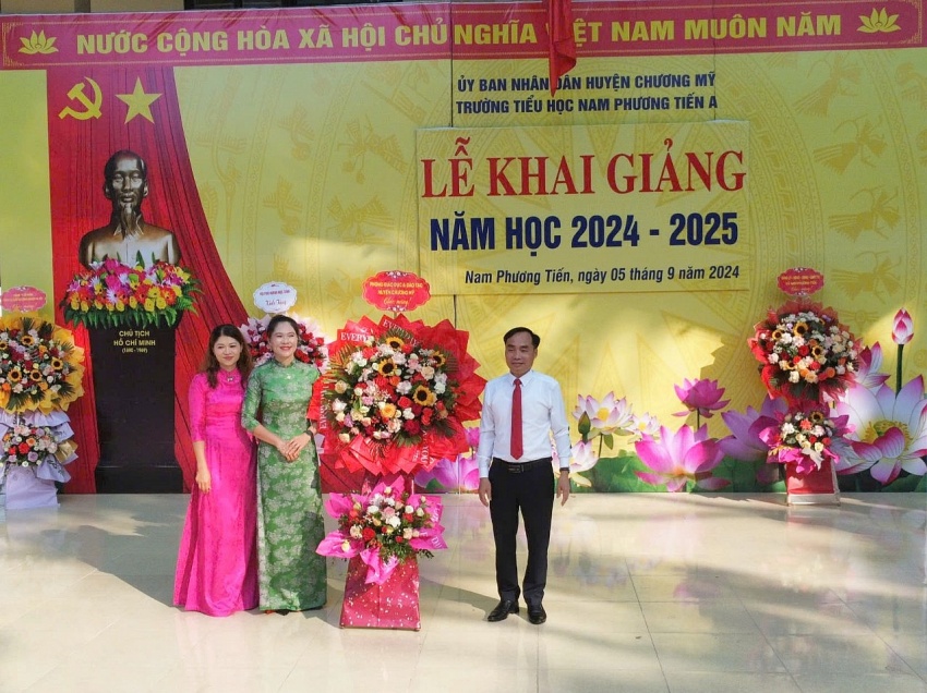 Hà Nội - Món quà ý nghĩa dành tặng học sinh nghèo ngày khai trường Hà Nội - Món quà ý nghĩa dành tặng học sinh nghèo ngày khai trường