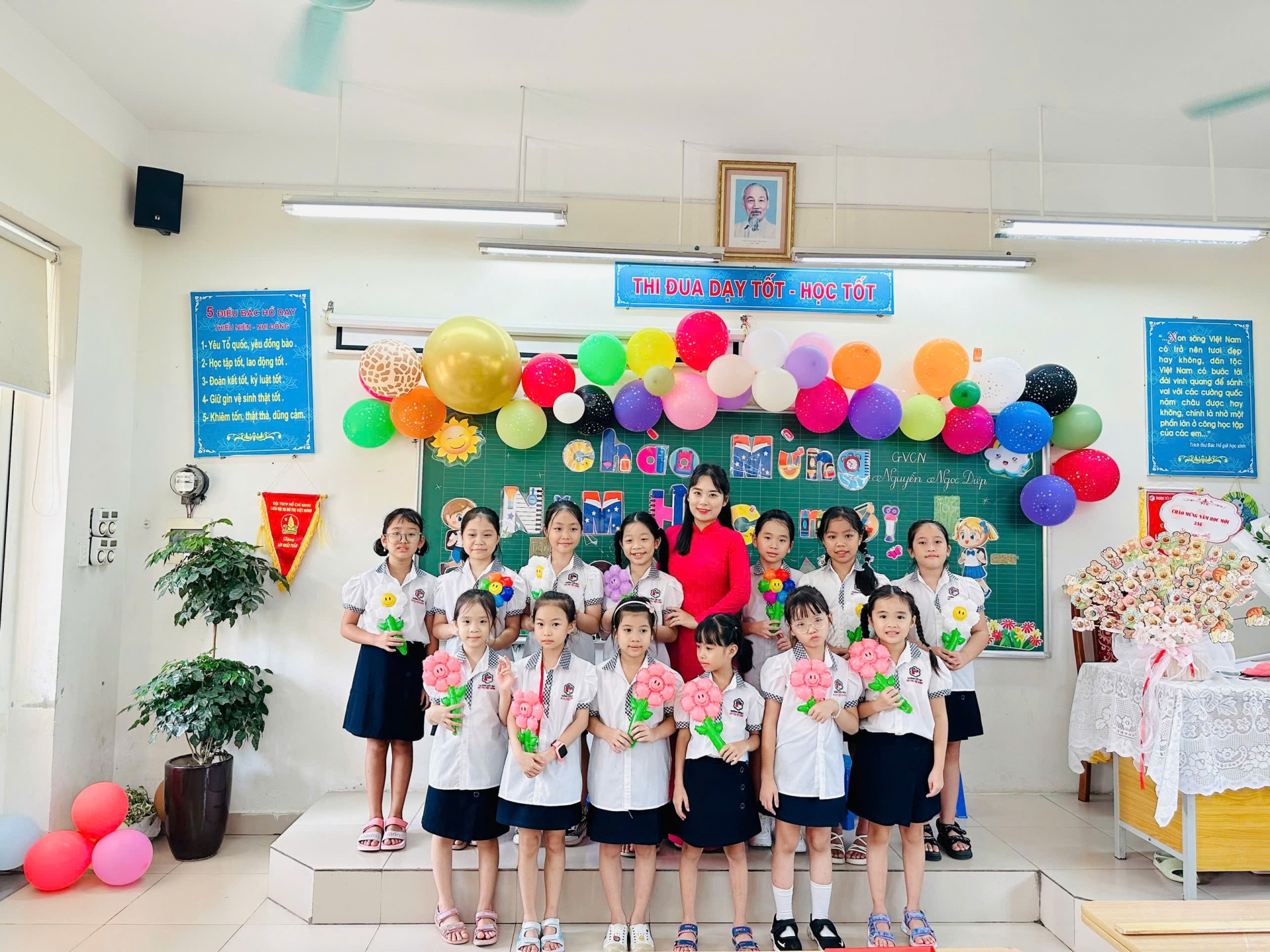 Trường tiểu học Đô thị Việt Hưng: Khai giảng năm học mới