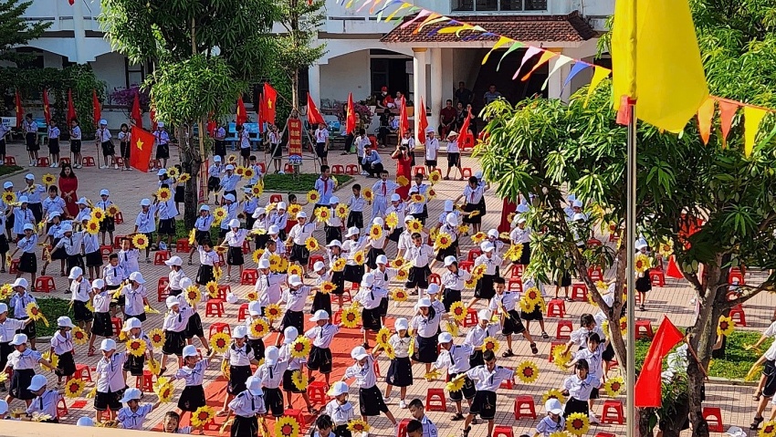 Hà Tĩnh: Chào đón năm học mới dân chủ, kỷ cương, nền nếp, chất lượng, hiệu quả Hà Tĩnh: Chào đón năm học mới dân chủ, kỷ cương, nền nếp, chất lượng, hiệu quả