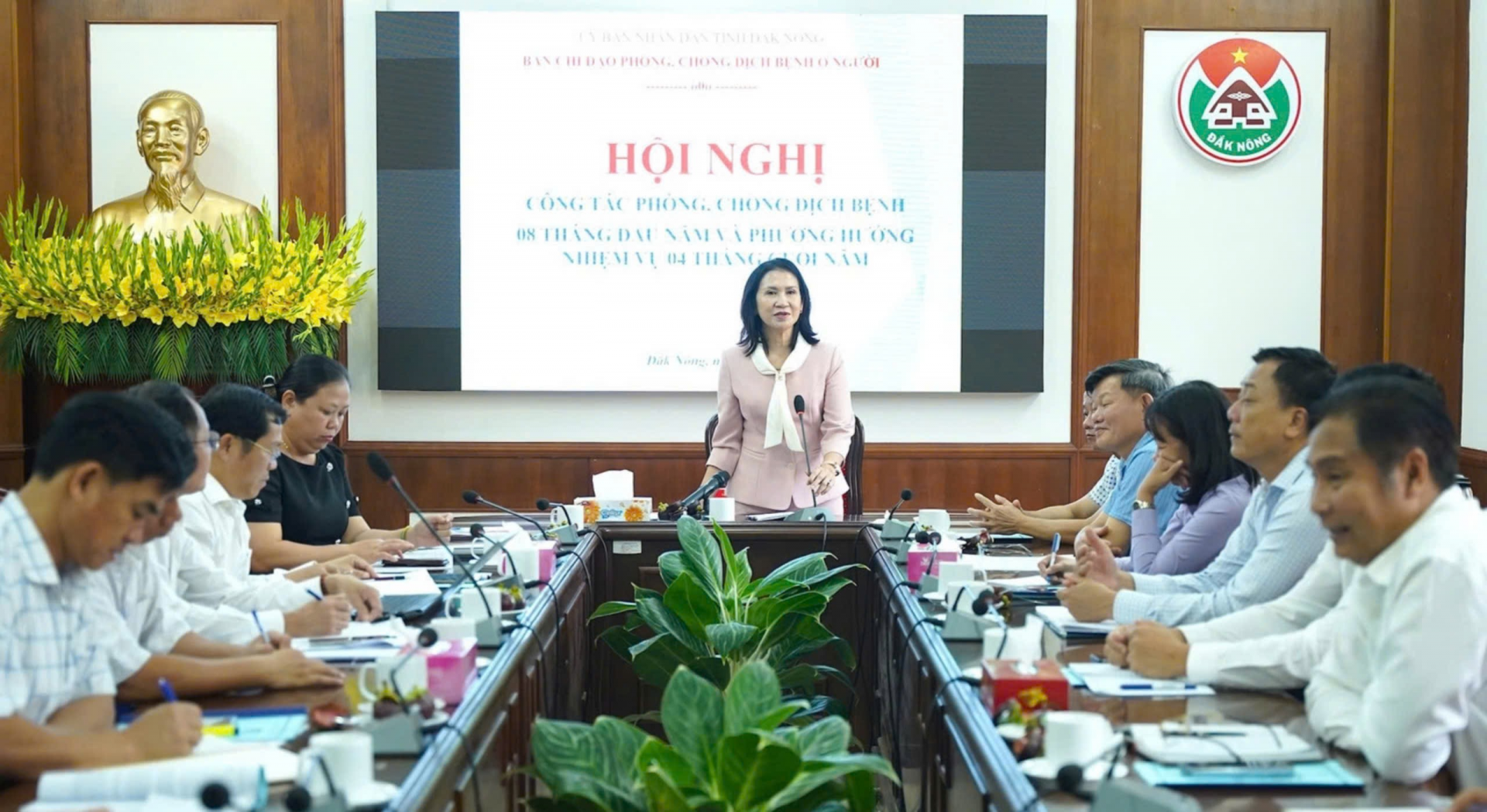 Phó Chủ tịch UBND tỉnh Đắk Nông Tôn Thị Ngọc Hạnh phát biểu tại hội nghị