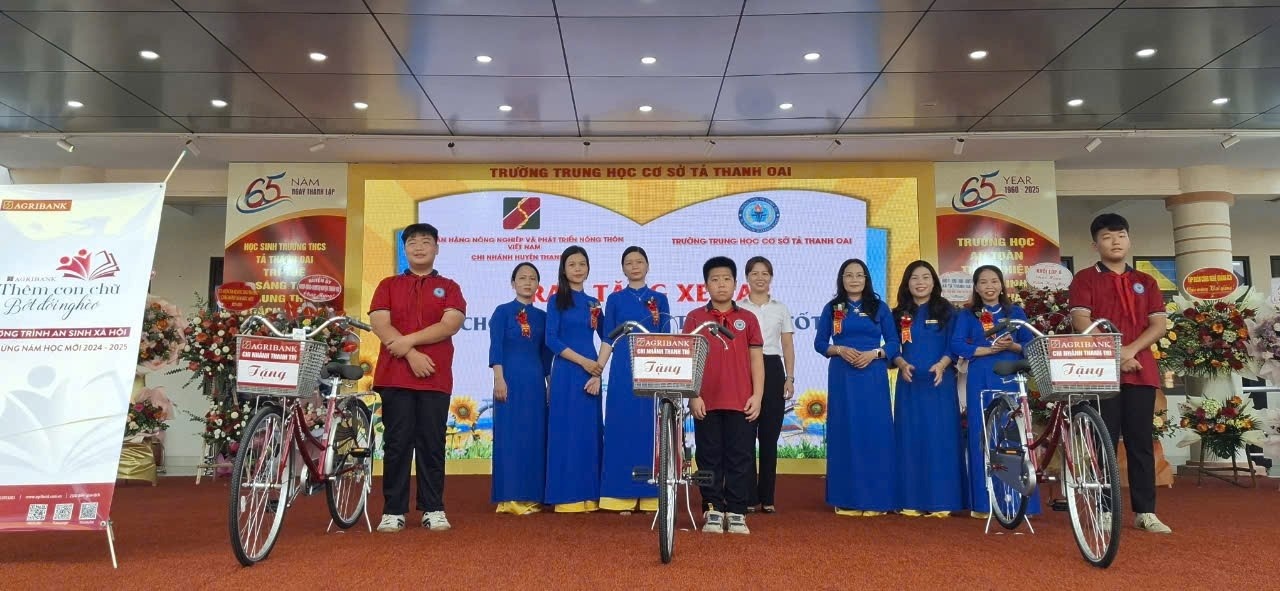 Trường THCS Tả Thanh Oai (Thanh Trì, Hà Nội) khai giảng năm học mới: Kiên định, đổi mới, sáng tạo