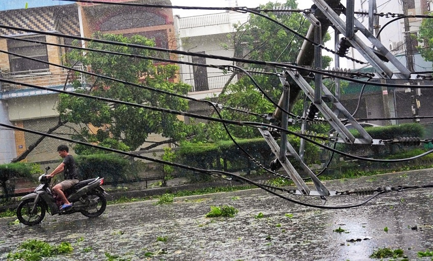 Bão Yagi đổ bộ vào đất liền, gây thiệt hại lớn cho Quảng Ninh Bão Yagi đổ bộ vào đất liền, gây thiệt hại lớn cho Quảng Ninh