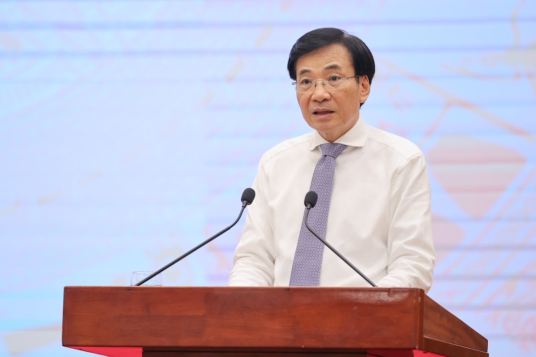 Bộ trưởng, Chủ nhiệm Văn phòng Chính phủ Trần Văn Sơn, Người phát ngôn của Chính phủ, chủ trì họp báo - Ảnh: VGP