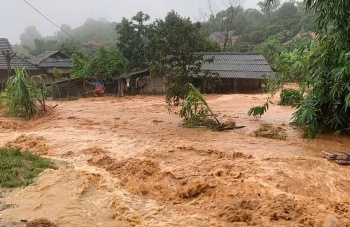 ho tro khan cap khac phuc hau qua mua lu sat lo dat tai 2 tinh