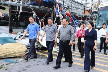 thu tuong di thi sat dong vien nguoi dan va chi dao khac phuc hau qua bao so 3 tai quang ninh