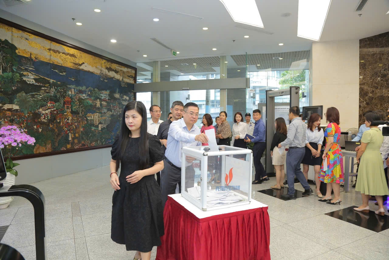 Petrovietnam ủng hộ đồng bào các địa phương bị ảnh hưởng bởi bão số 3 (Yagi)