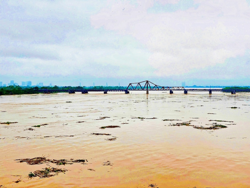 Hà Nội phát lệnh báo động lũ cấp 2 trên sông Hồng