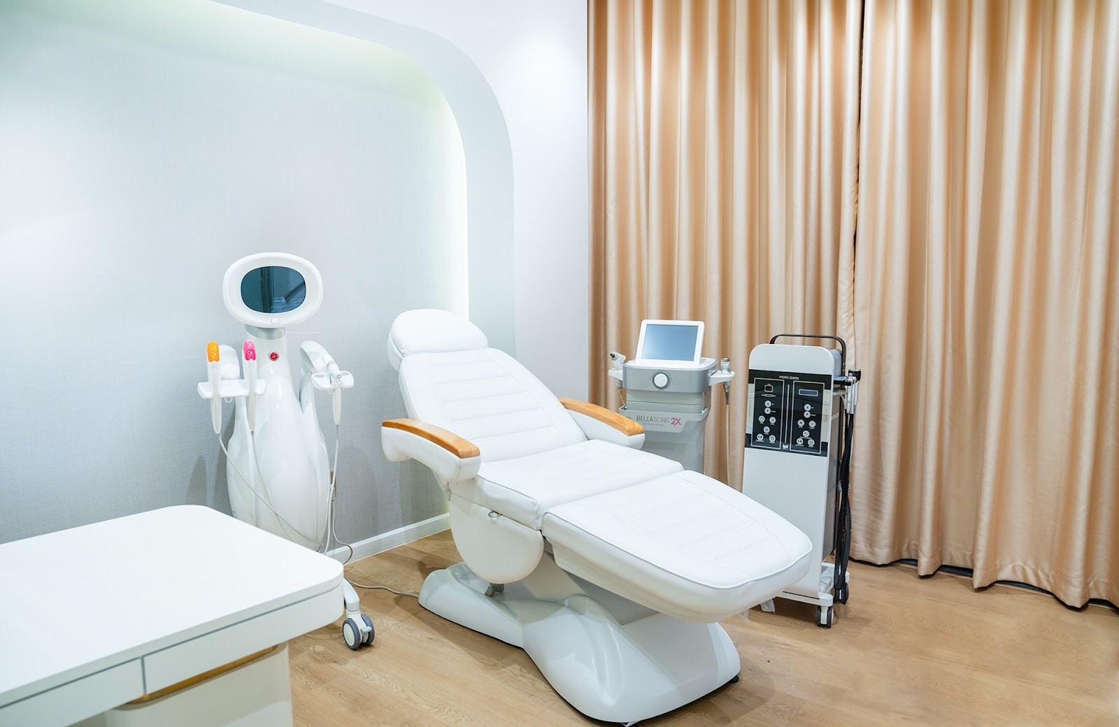 Bác sĩ Trà My giải bài toán “căng bóng da không xâm lấn” bằng công nghệ cao độc quyền Bác sĩ Trà My giải bài toán “căng bóng da không xâm lấn” bằng công nghệ cao độc quyền