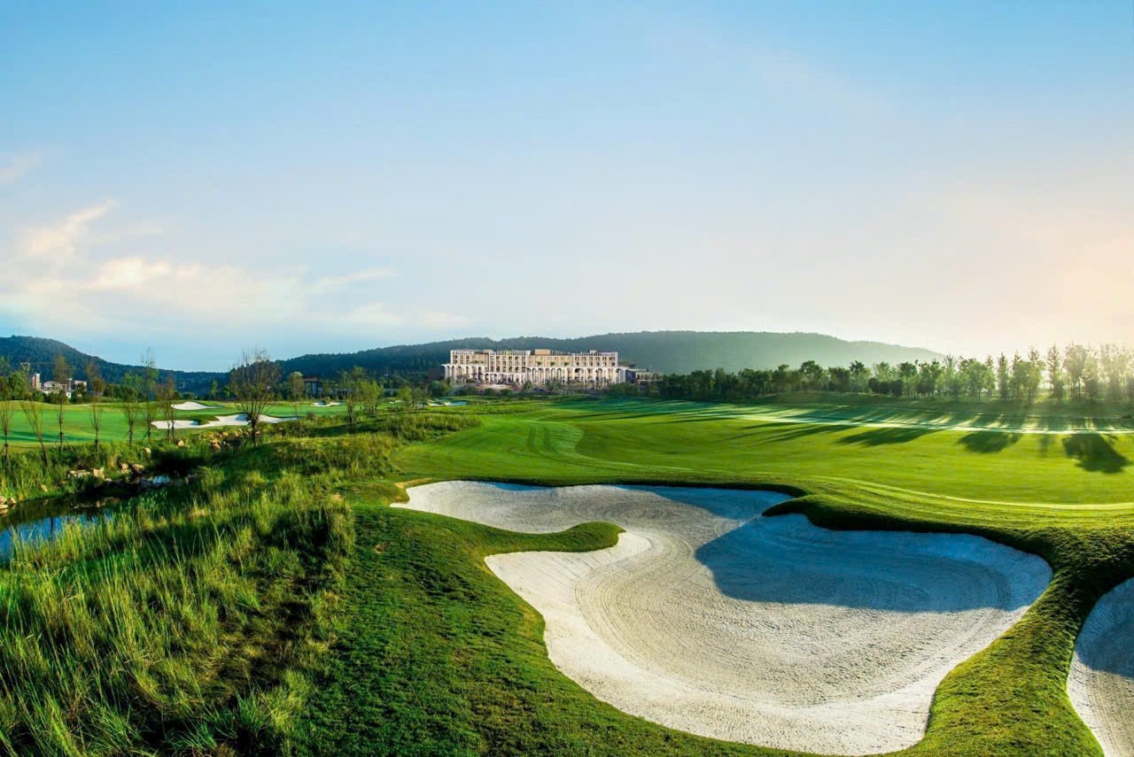 T&T Group và Tập đoàn 54 chính thức ký kết thỏa thuận hợp tác tư vấn quản lý vận hành dự án Văn Lang Empire T&T Golf Club