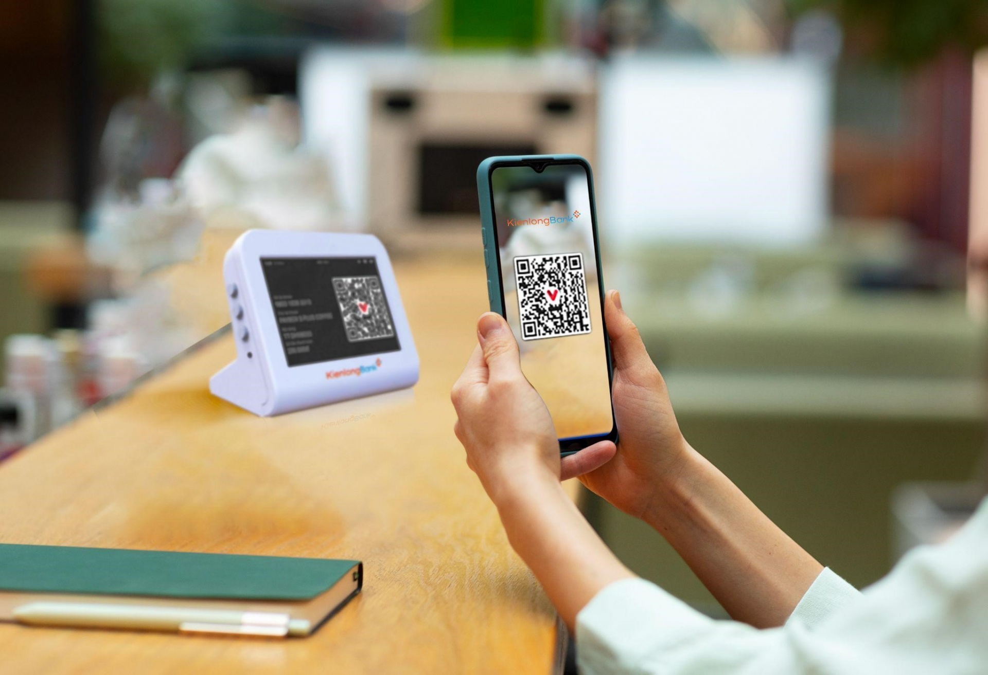 Chủ Shop nhàn tênh với giải pháp Chạm - Quét để thanh toán của KienlongBank Chủ Shop nhàn tênh với giải pháp Chạm - Quét để thanh toán của KienlongBank