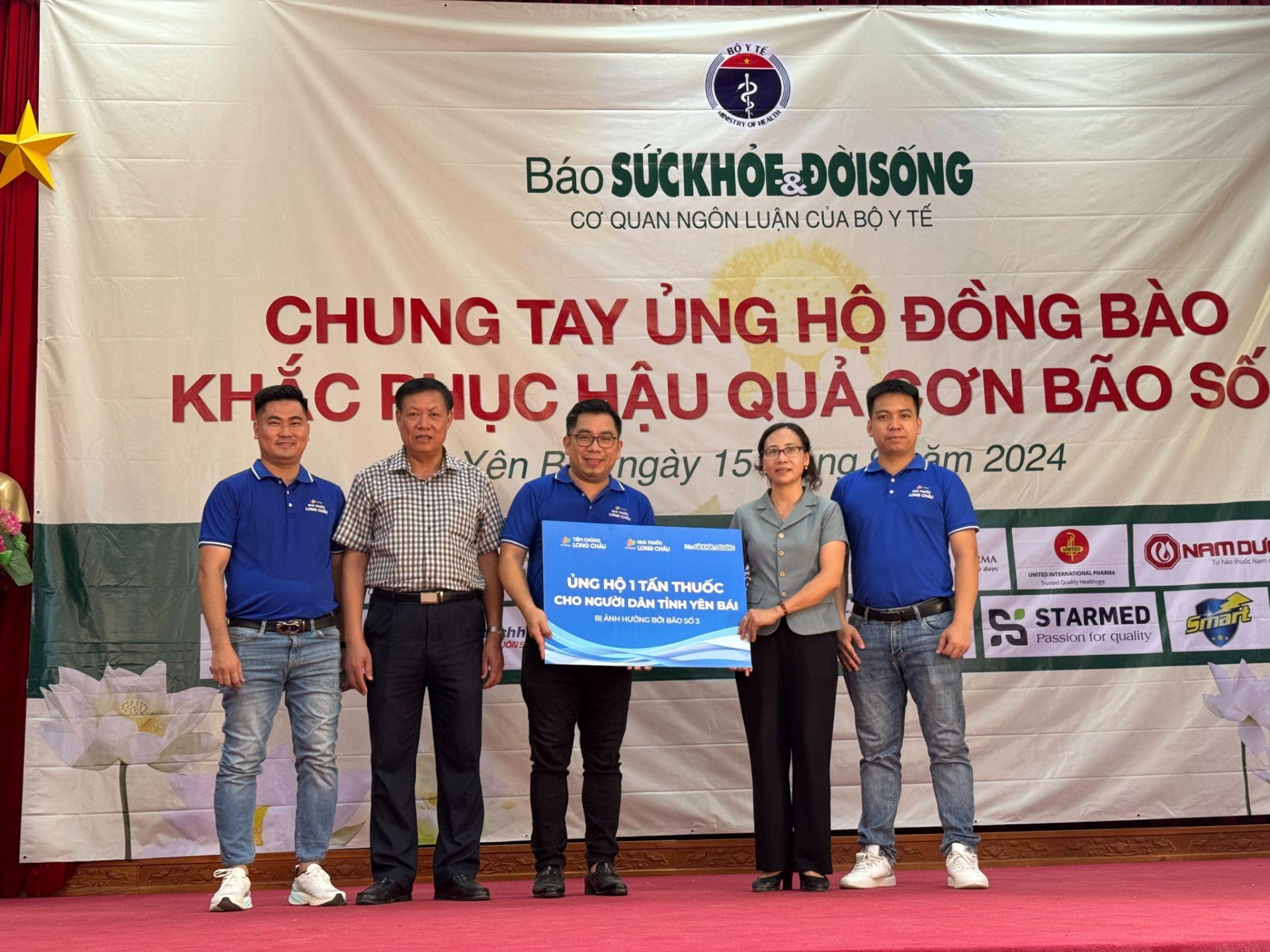 FPT Long Châu điều động nhanh 10 tấn thuốc, phối hợp với các đơn vị hỗ trợ người dân vùng bão lũ FPT Long Châu điều động nhanh 10 tấn thuốc, phối hợp với các đơn vị hỗ trợ người dân vùng bão lũ