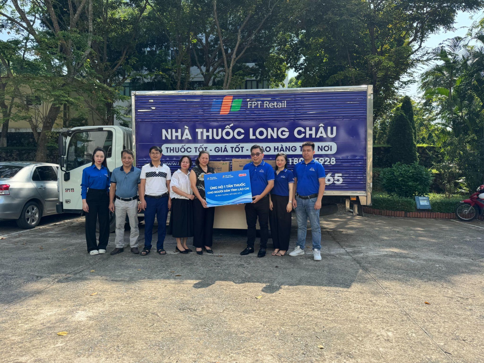 FPT Long Châu điều động nhanh 10 tấn thuốc, phối hợp với các đơn vị hỗ trợ người dân vùng bão lũ FPT Long Châu điều động nhanh 10 tấn thuốc, phối hợp với các đơn vị hỗ trợ người dân vùng bão lũ