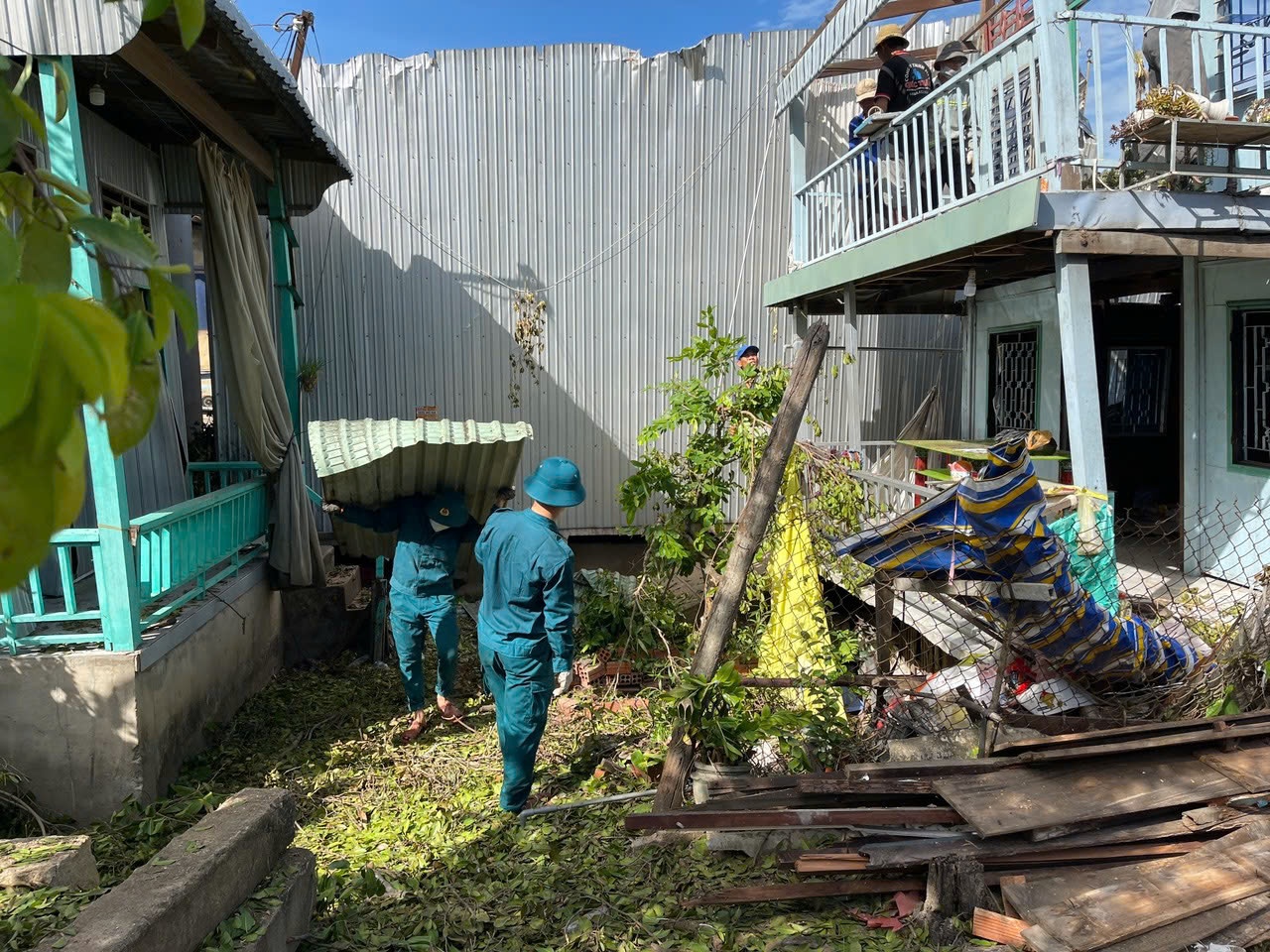 An Giang: Sạt lở bờ sông tại thị xã Tân Châu An Giang: Sạt lở bờ sông tại thị xã Tân Châu