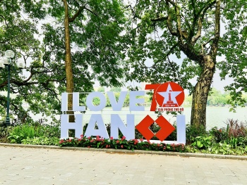 ha noi no luc tai thiet cay xanh sau bao yagi chinh trang moi truong do thi