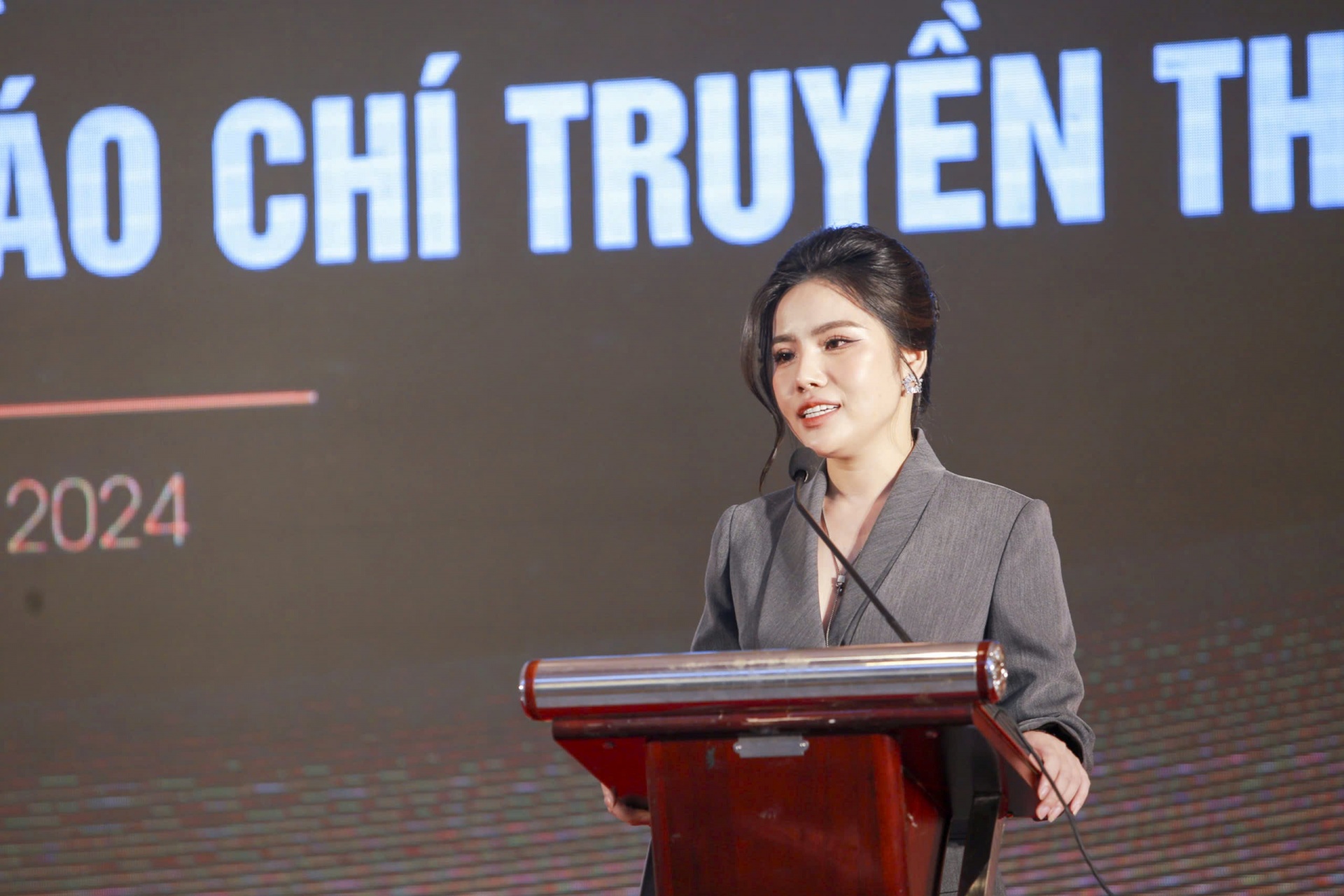 Lễ ra mắt sản phẩm HAMYY: Mỹ phẩm của người Việt - Vì vẻ đẹp Việt khoẻ mạnh Lễ ra mắt sản phẩm HAMYY: Mỹ phẩm của người Việt - Vì vẻ đẹp Việt khoẻ mạnh