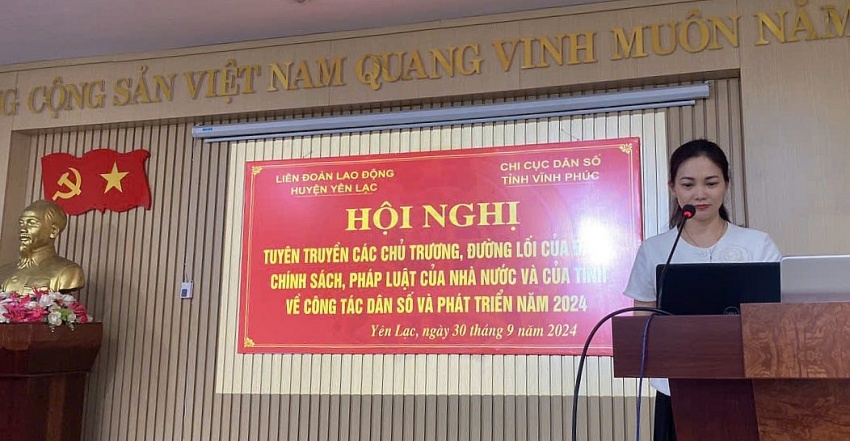 Hơn 300 Đoàn viên công đoàn huyện Yên Lạc được tuyên truyền kiến thức về công tác Dân số & Phát triển Hơn 300 Đoàn viên công đoàn huyện Yên Lạc được tuyên truyền kiến thức về công tác Dân số & Phát triển