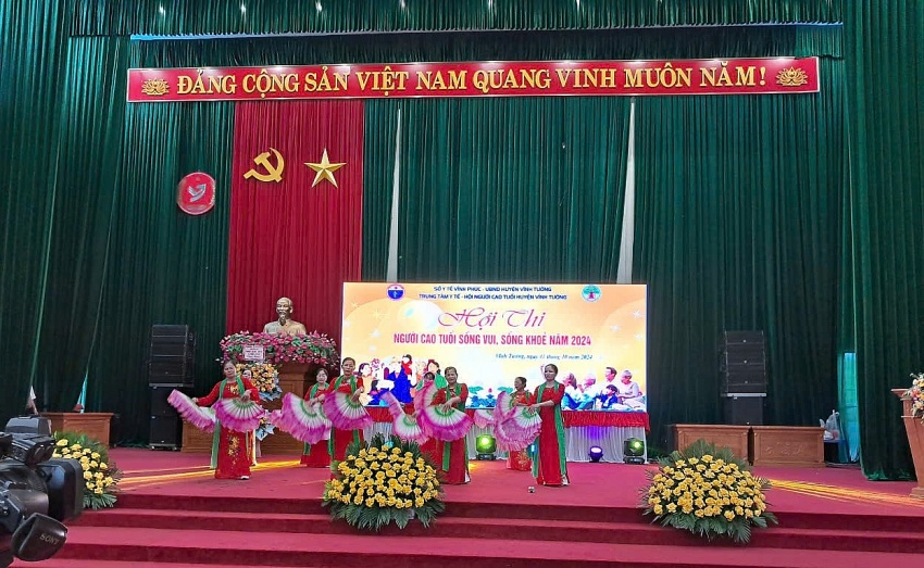 Truyền thông nâng cao vai trò người cao tuổi trong giai đoạn hiện nay Truyền thông nâng cao vai trò người cao tuổi trong giai đoạn hiện nay