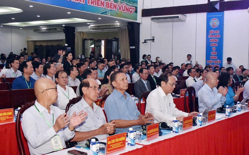 Hội thảo về phát triển năng lượng mới và năng lượng tái tạo