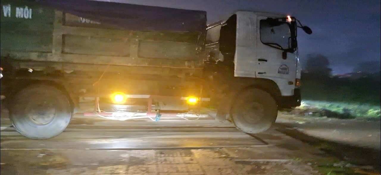 Phát hiện bãi chất thải khủng giữa trung tâm thành phố