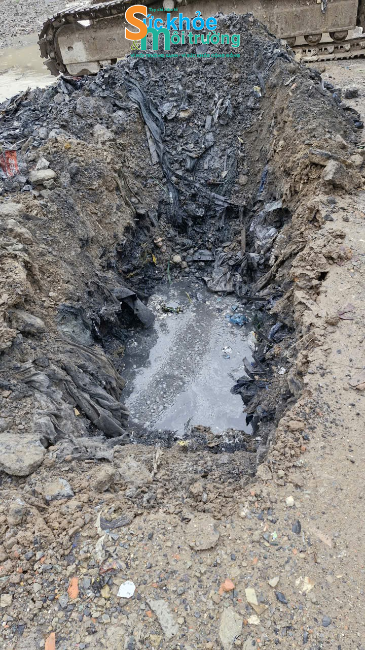 Phát hiện bãi chất thải khủng giữa trung tâm thành phố