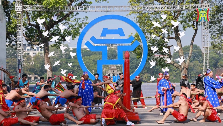 RỘN RÀNG “NGÀY HỘI VĂN HÓA VÌ HÒA BÌNH” CHÀO MỪNG KỶ NIỆM 70 NĂM NGÀY GIẢI PHÓNG THỦ ĐÔ. Rộn ràng “Ngày hội văn hóa vì hòa bình” chào mừng kỷ niệm 70 năm ngày Giải phóng Thủ đô