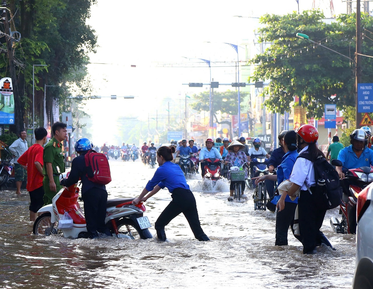 Triều cường ở Cần Thơ vượt báo động III