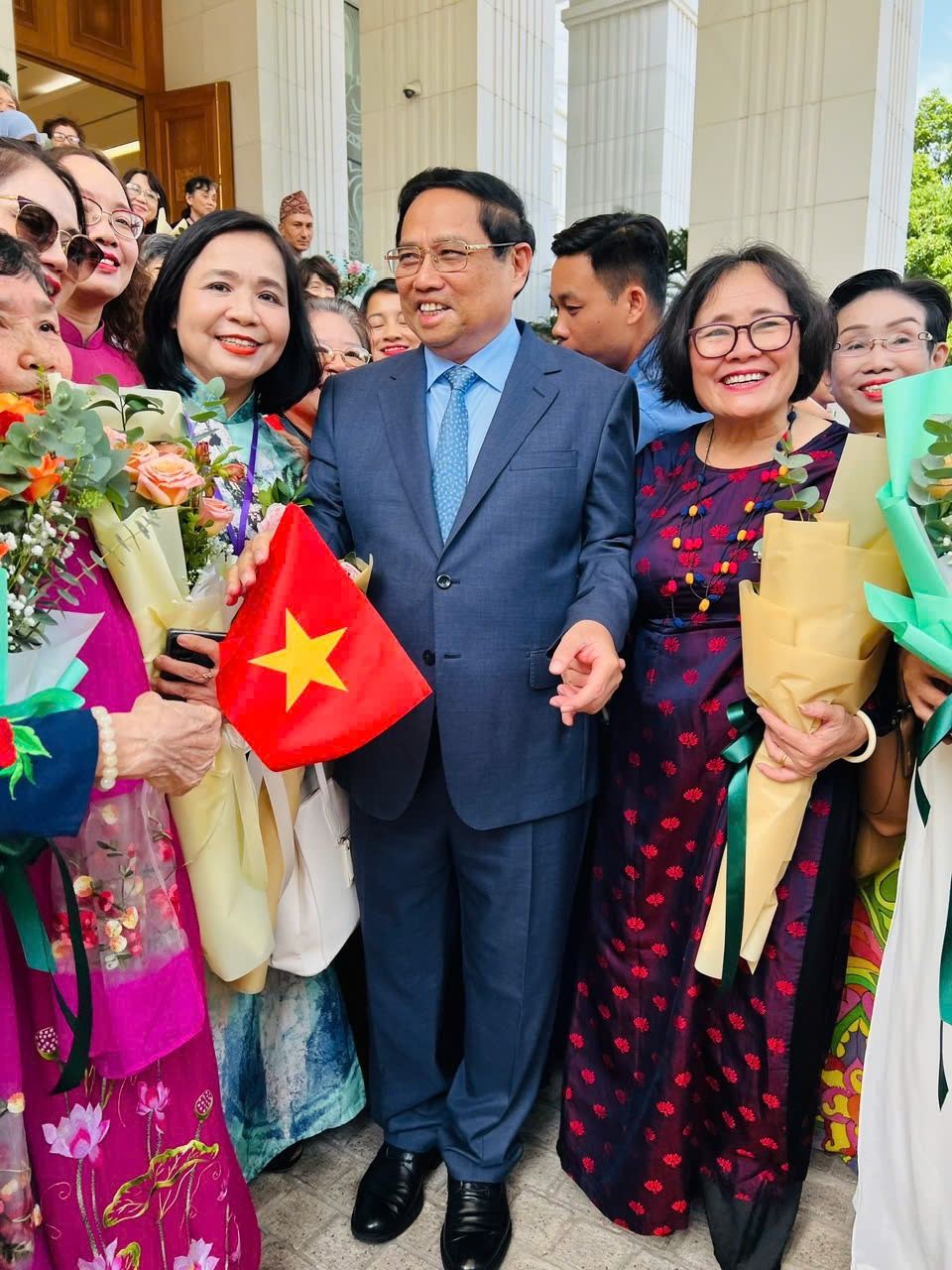 Đội ngũ nữ trí thức vì một thế giới văn minh và phát triển bền vững