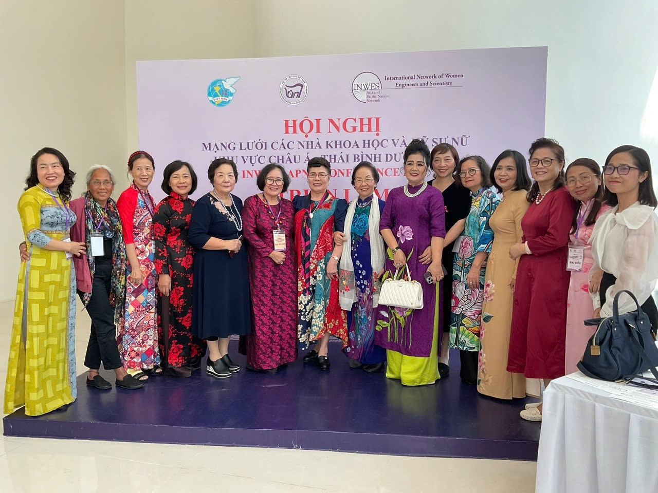Đội ngũ nữ trí thức vì một thế giới văn minh và phát triển bền vững