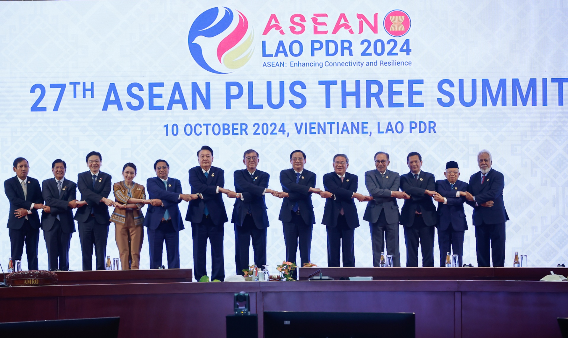 Các lãnh đạo ASEAN và 3 nước Trung Quốc, Nhật Bản, Hàn Quốc dự Hội nghị Cấp cao ASEAN+3 - Ảnh: VGP/Nhật Bắc Các lãnh đạo ASEAN và 3 nước Trung Quốc, Nhật Bản, Hàn Quốc dự Hội nghị Cấp cao ASEAN+3 - Ảnh: VGP/Nhật Bắc